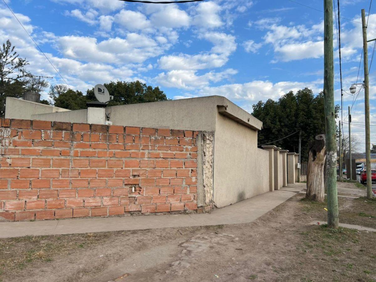 Foto de Casa en Venta 3 Ambientes Con Amplio Parque En General Rodriguez, imagen 2