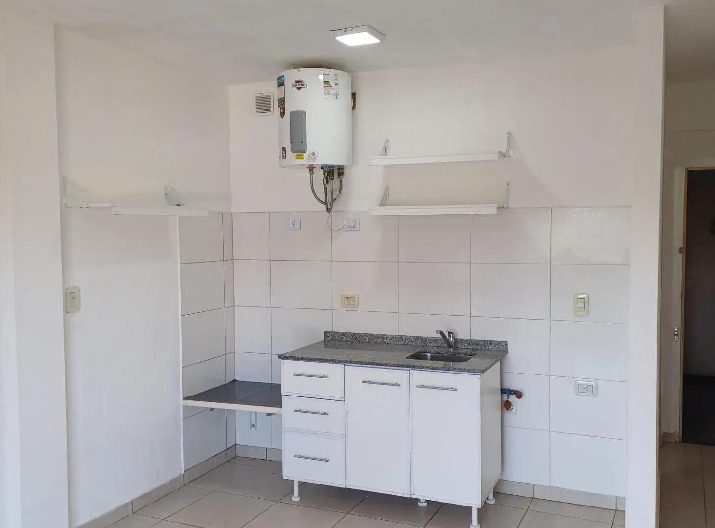 VENTA DE DEPARTAMENTO MONOAMBIENTE EN MORON SUR 5