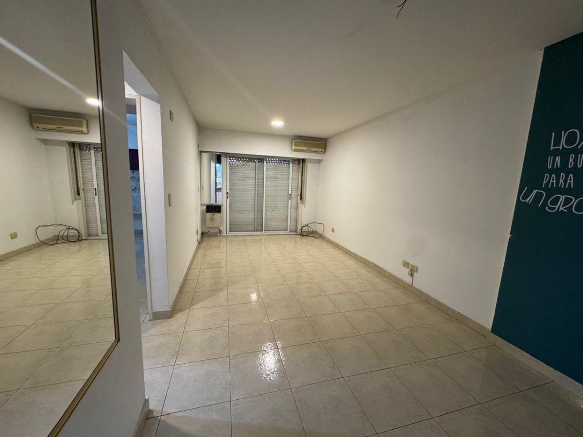 Foto de Departamento 2 ambientes en alquiler en Moron centro con cochera, imagen 2