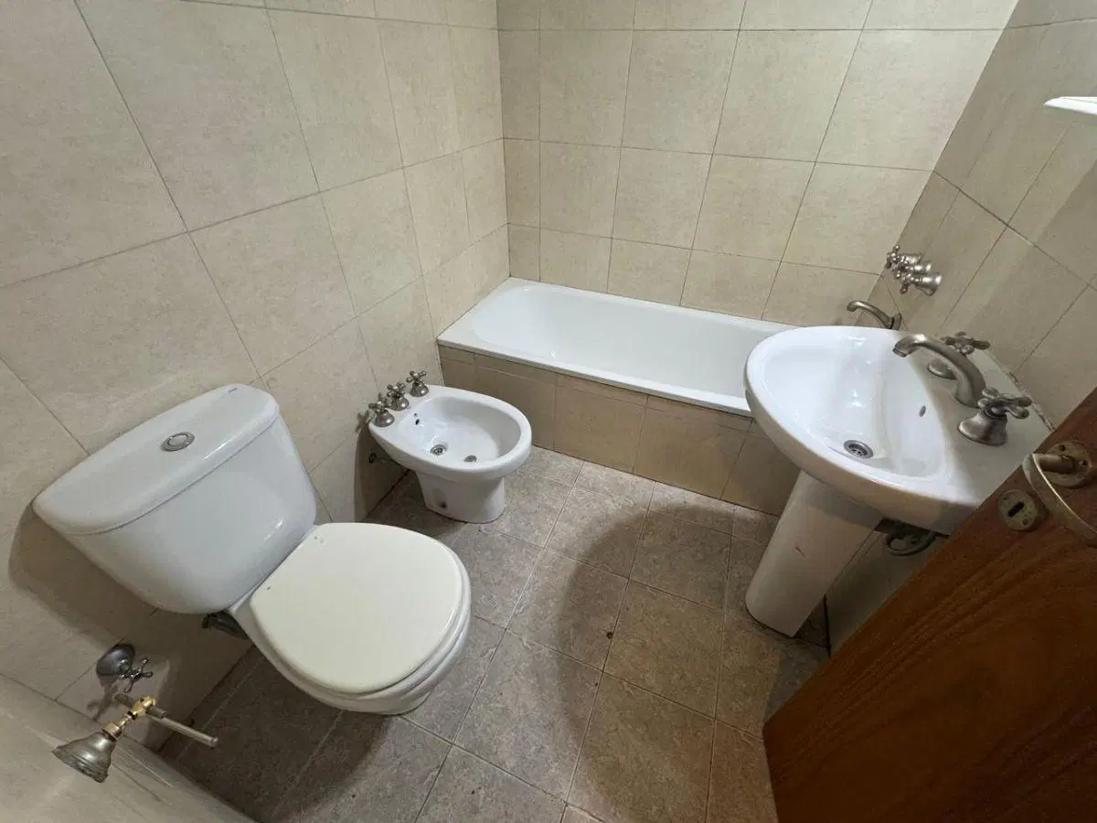 Departamento 2 ambientes en alquiler en Moron centro con cochera 4