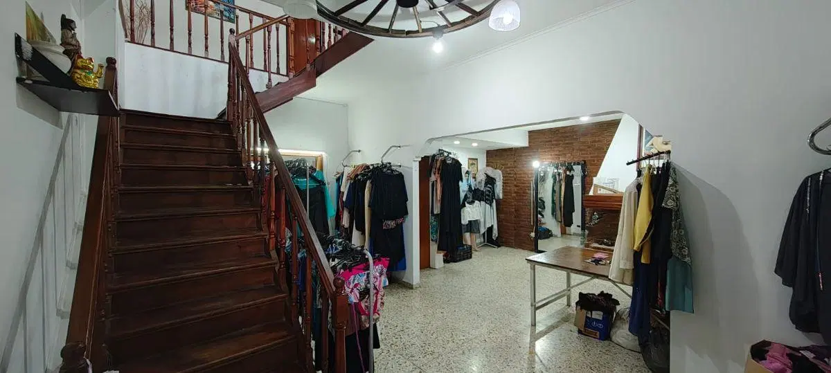 CHALET INTERNO EN VENTA 4 AMBIENTES EN LA AV. SANTA ROSA!!! CASTELAR NORTE !!! 1