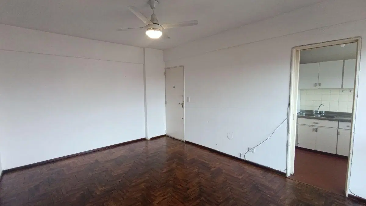 Departamento 3 Ambientes en Alquiler con Balcon y Cocina separada en Martinez Centro!!! 3