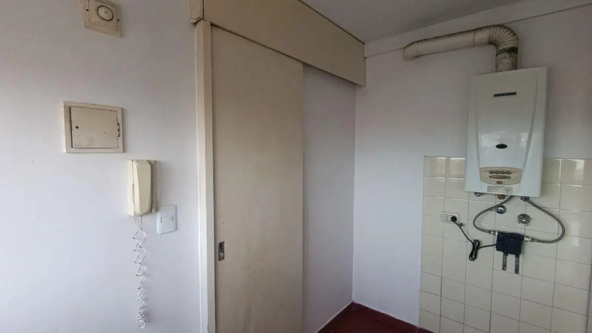 Departamento 3 Ambientes en Alquiler con Balcon y Cocina separada en Martinez Centro!!! 8