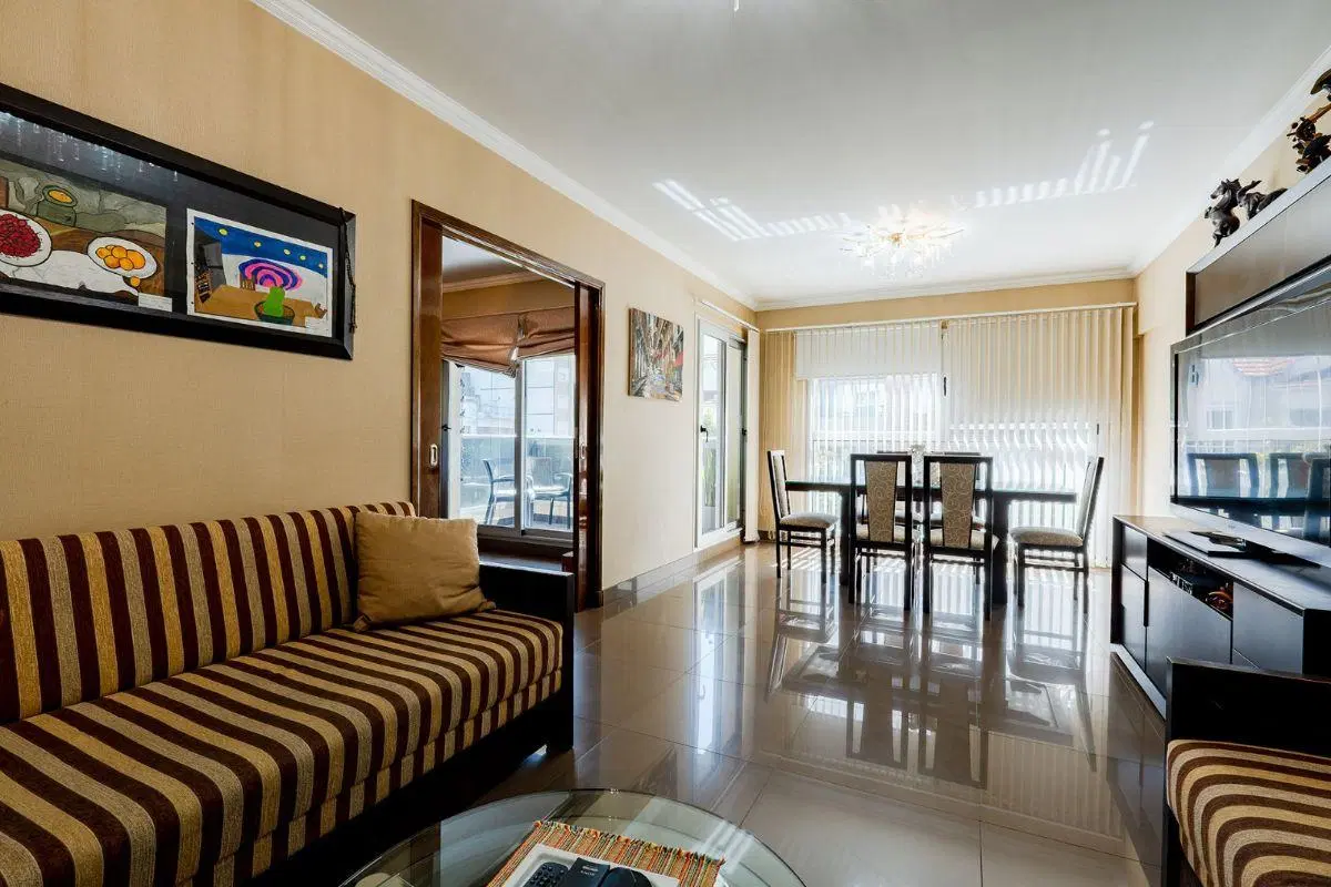 Semipiso de 4 Ambientes en Venta o Permuta en el Centro de Ramos Mejía - Cochera Doble 4
