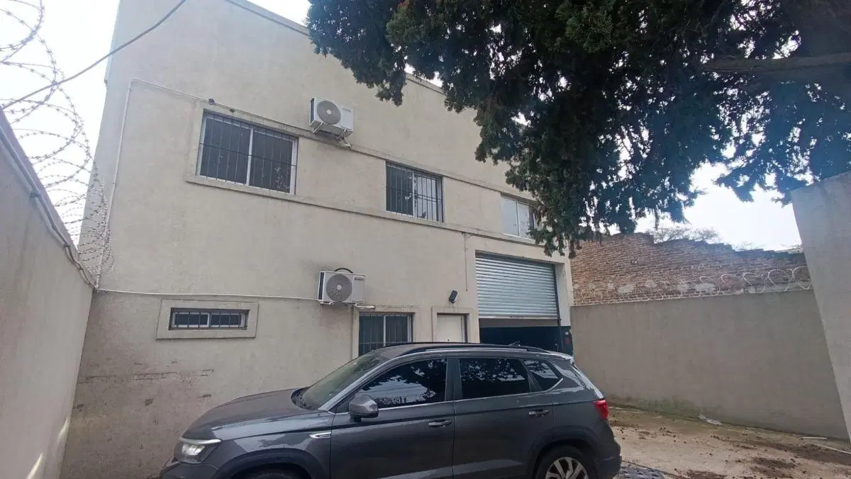 Galpón Comercial & Industrial en Alquiler en Ituzaingo Norte! 1