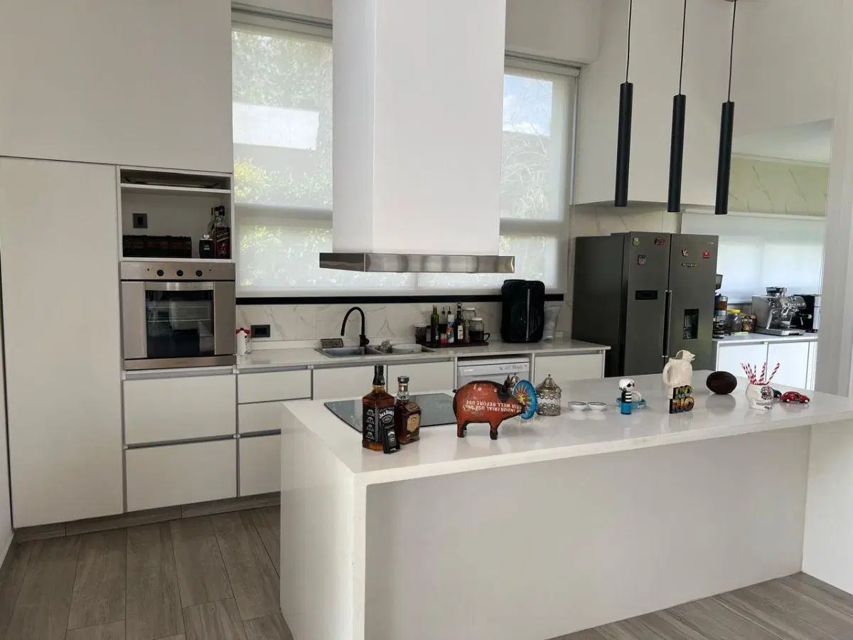 VENTA DE CASA 5 AMBIENTES CASCO DE ALVAREZ-APTO CREDITO 5