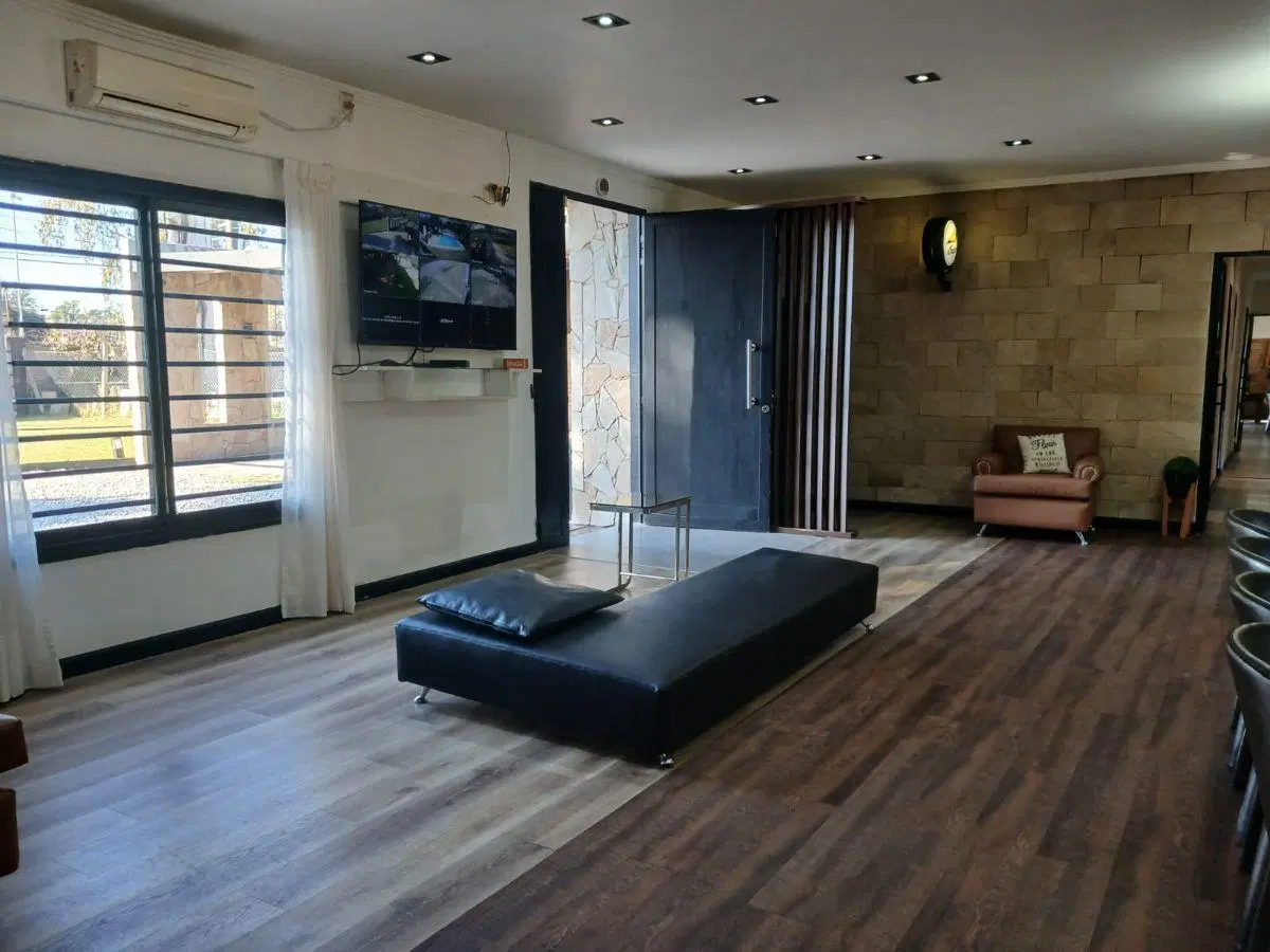 VENTA CASA 4 AMBIENTES,ZONA LA REJA 2