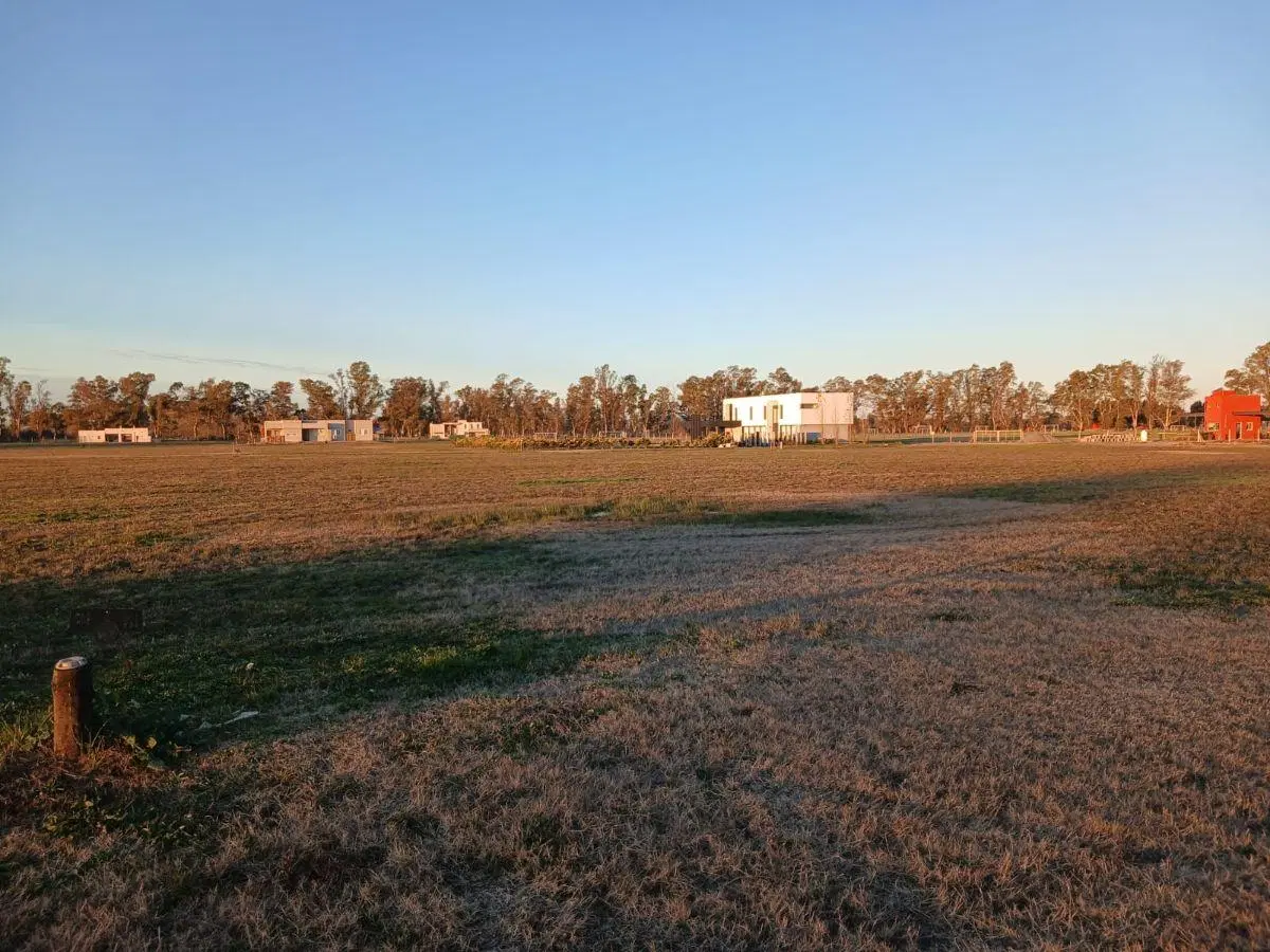 VENTA DE LOTE, COMPLEJO TRES PINOS, BARRIO NORTE DE 1.000 m2 3