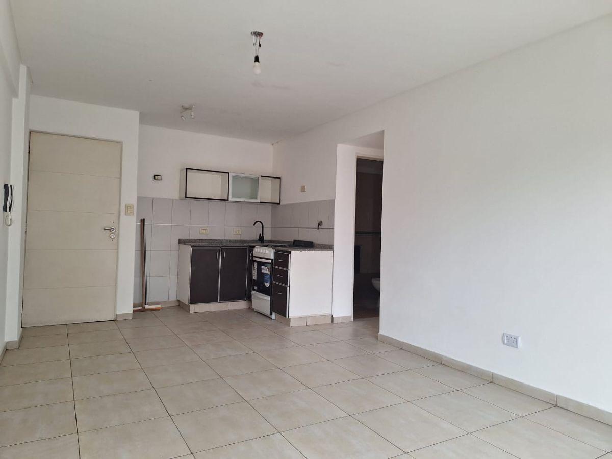 Foto de Departamento 2 Ambientes Frente con Balcon en Moron, imagen 4
