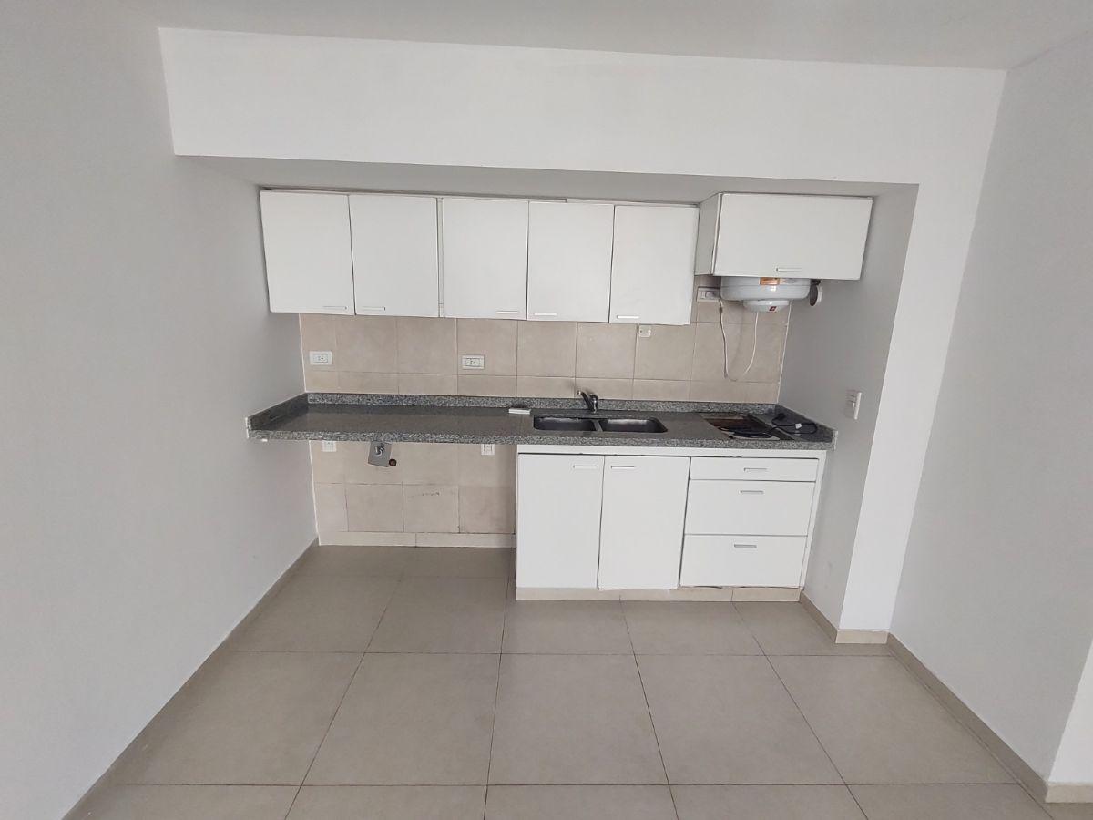 Foto de Departamento Monoambiente en alquiler en Moron Centro con cochera. APTO, imagen 2