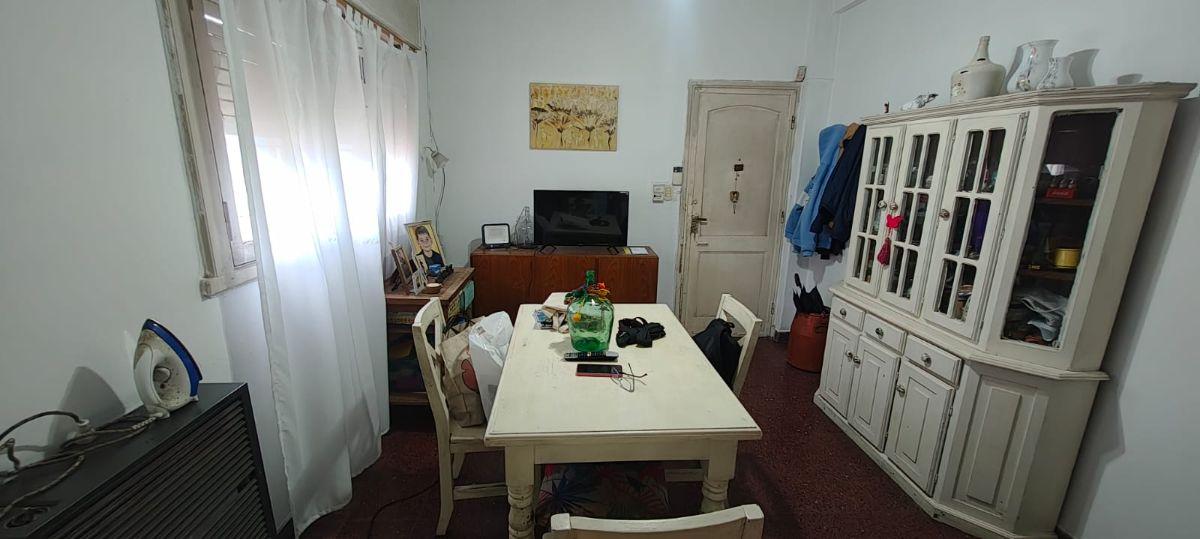 Foto de CASA ESTILO AMERICANA DE 3 AMBIENTES EN VENTA EN CASTELAR, imagen 2