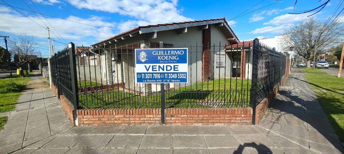 Foto de Casa en Esquina 4 Ambientes en Venta con Patio y Cochera en Morón Sur, imagen 4