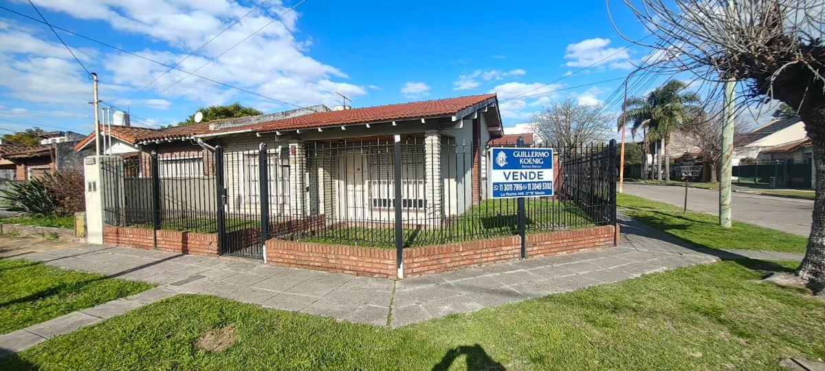 Foto de Casa en Esquina 4 Ambientes en Venta con Patio y Cochera en Morón Sur, imagen 5