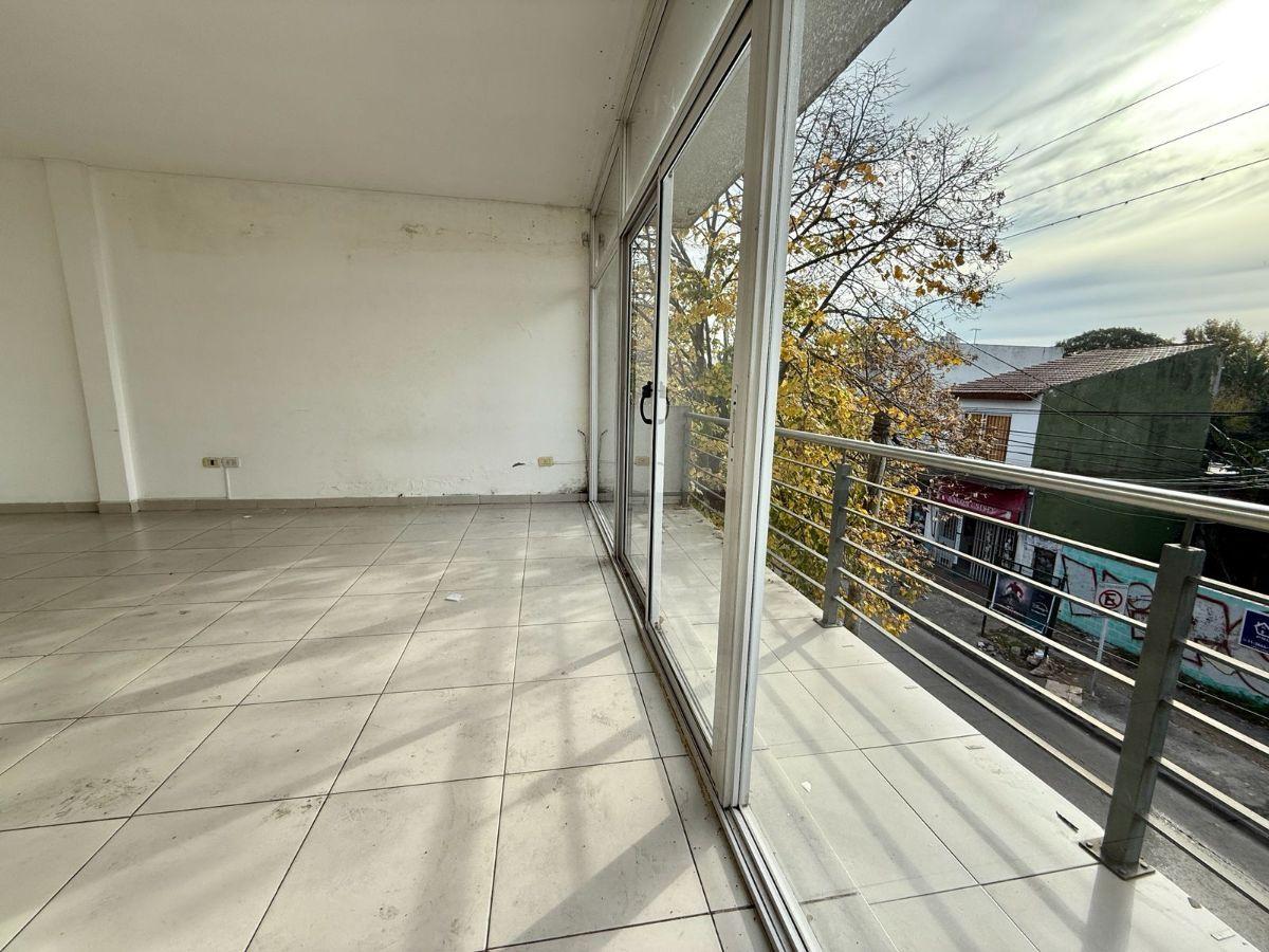 Foto de Edificio Mixto! Locales Comerciales y Departamentos en Venta en, imagen 2