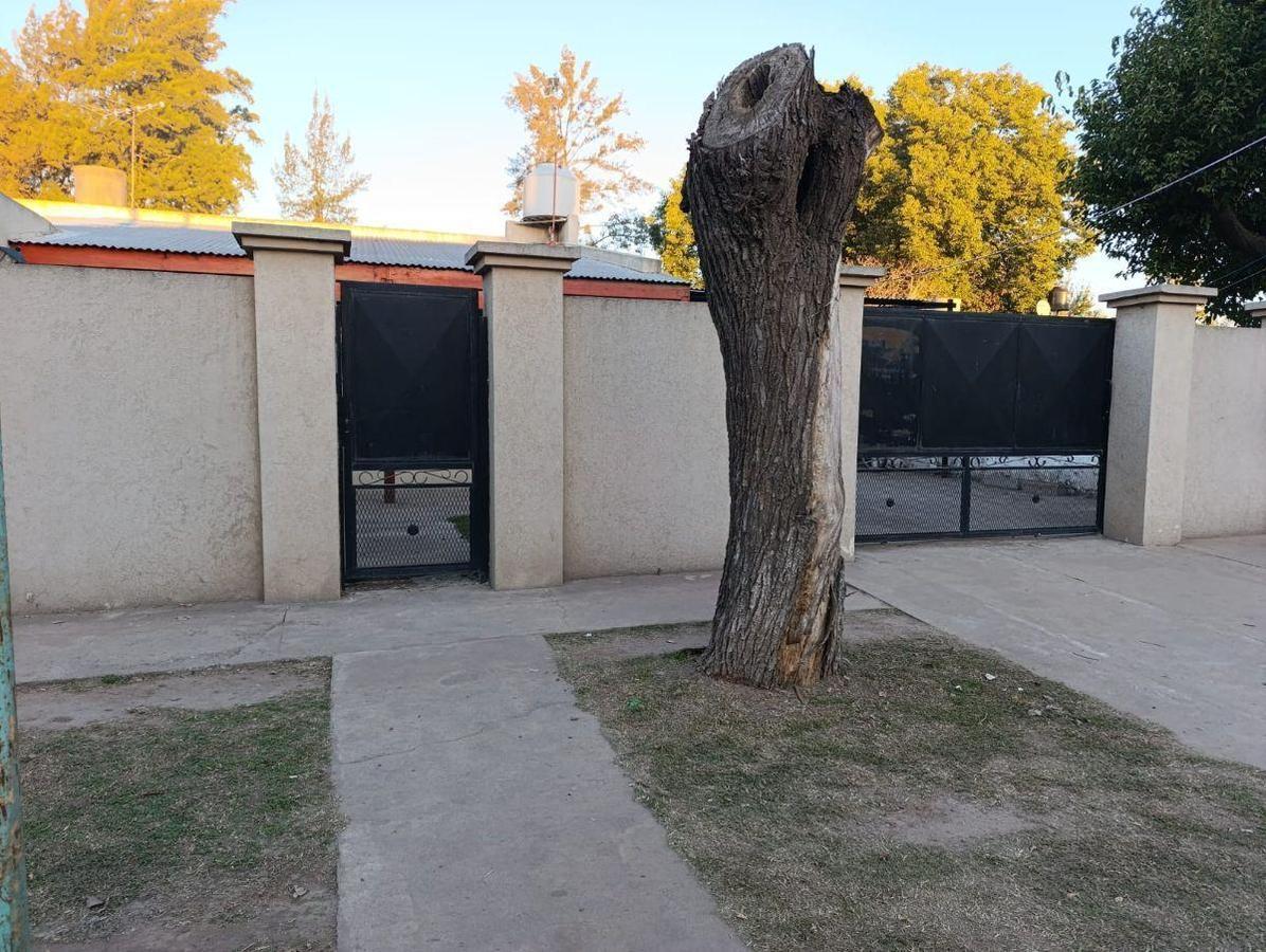 Foto de Casa en Venta 3 Ambientes Con Amplio Parque En General Rodriguez, imagen 1