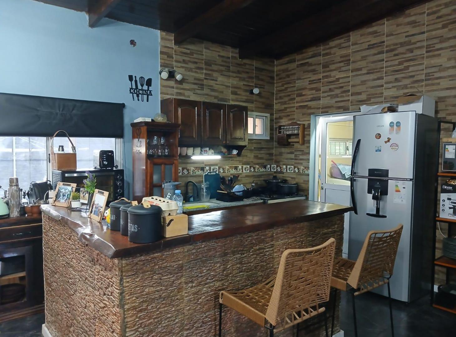Foto de VENTA DE CASA 6 AMBIENTES, LUJAN, SE ACEPTA VEHICULO, imagen 4