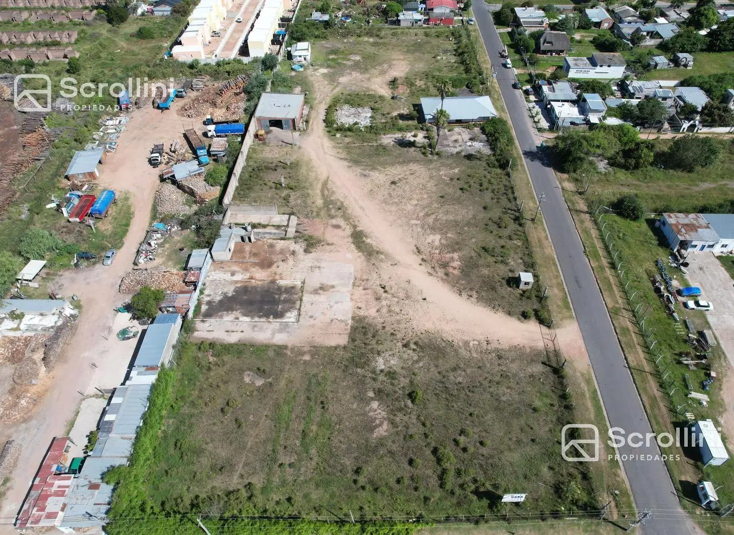 Terreno sobre perimetral 8