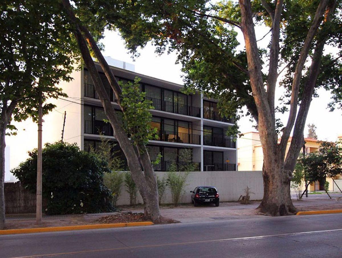 ALQUILO Depto. 3 ambientes Frontal - Frente club obras