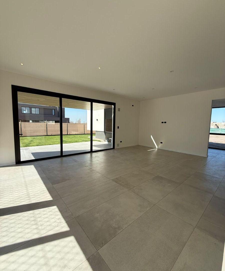 Foto de CASA EN VENTA / 3 DORM/ A ESTRENAR / LAR DE BOEDO III, imagen 5