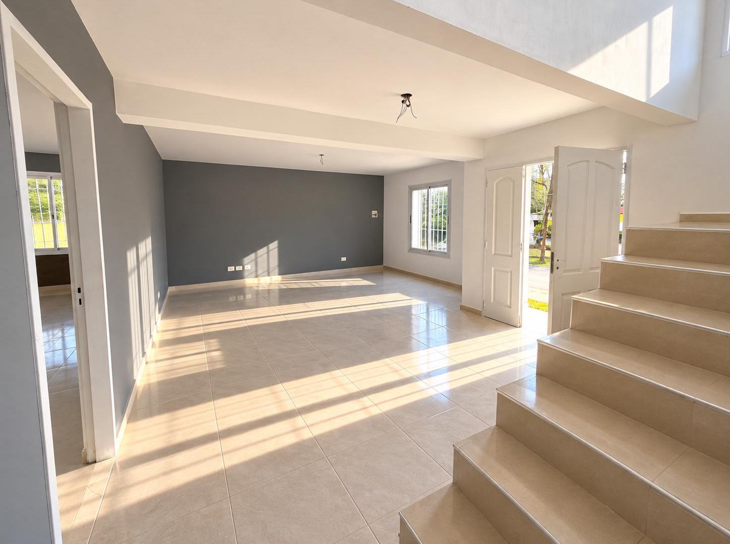 Foto de CASA DE CATEGORÍA EN VENTA EN UNQUILLO – 3 DORMITORIOS – 262 M², imagen 2