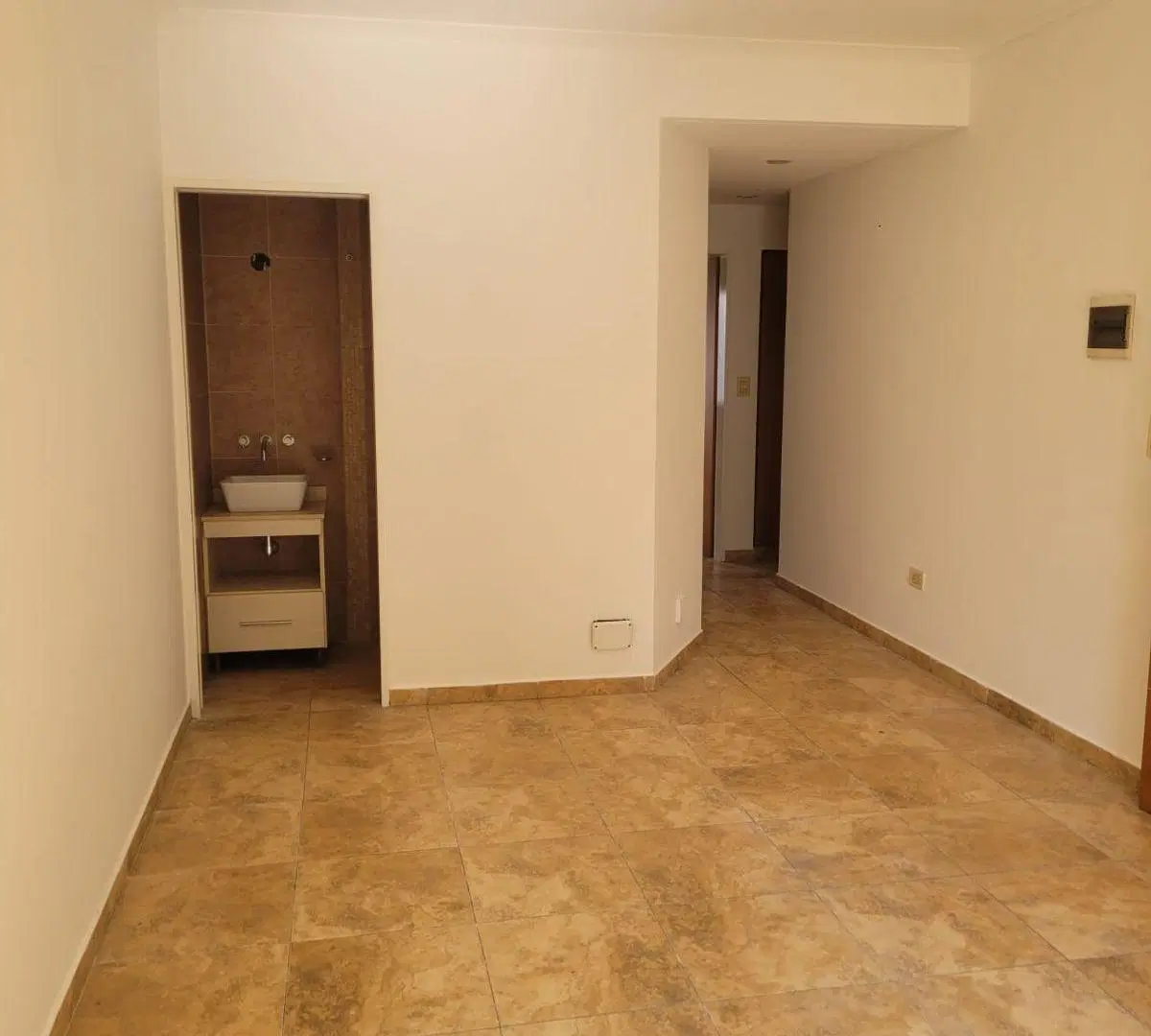 Departamento de 60 m² con 2 dormitorios en alquiler en Castelar 3