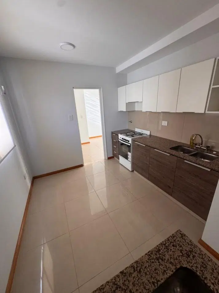 Departamento 2 dormitorios con cochera - Mendoza 3070 - Rosario 5