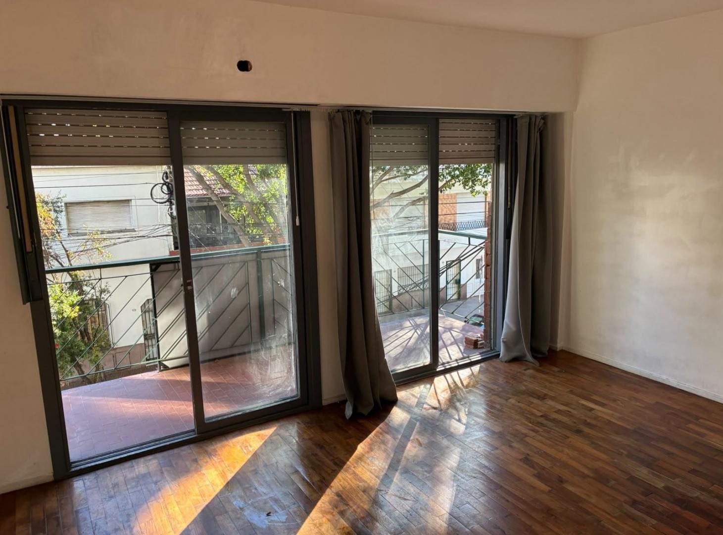 Foto de amplio 2 ambientes con balcon, imagen 3