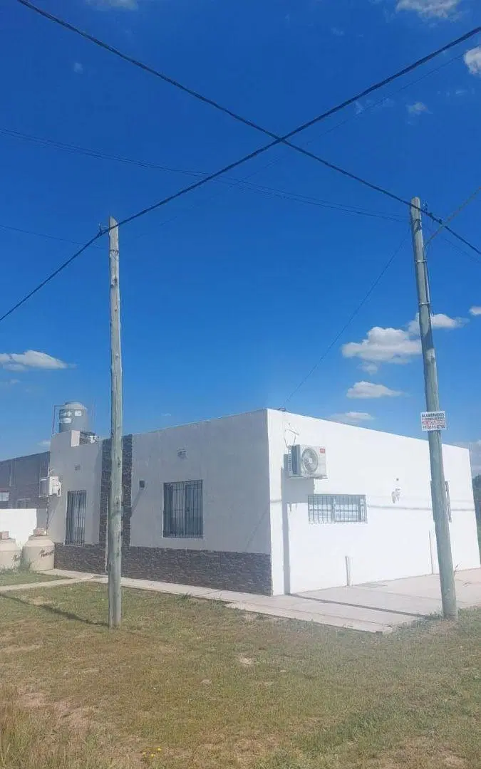 Casa de 298 m² con 2 dormitorios en venta en San Andrés de Giles 2