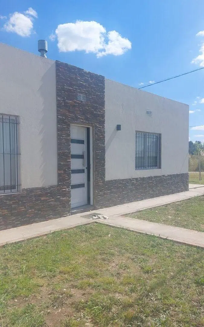 Casa de 298 m² con 2 dormitorios en venta en San Andrés de Giles 1