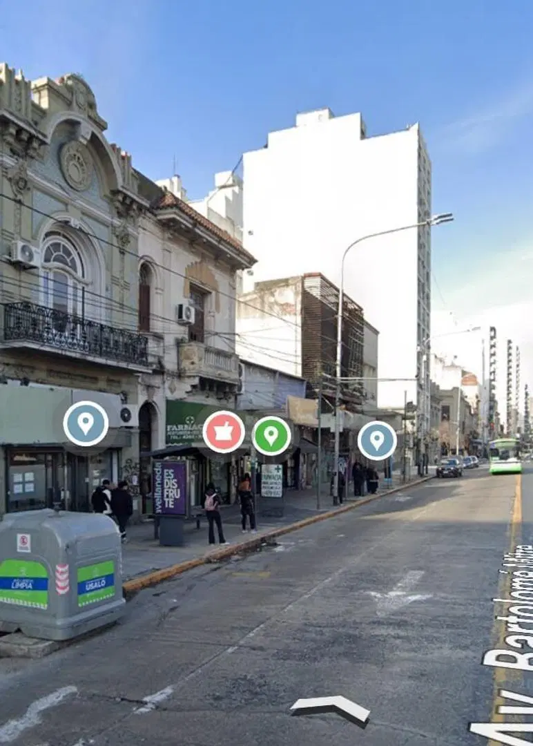 LOCAL SOBRE AVENIDA MITRE AVELLANEDA 2