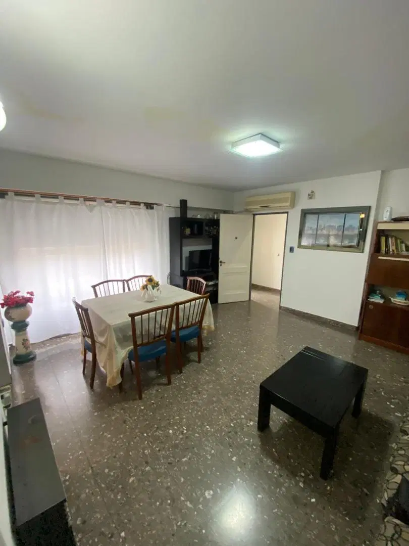 TERRENO ESTRATÉGICO S / AVENIDA 10X30. FOS 60 - FOT 2 4