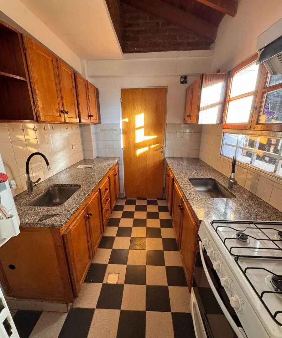 Dúplex con 4 dormitorios en alquiler en Barrio Flamingo 2