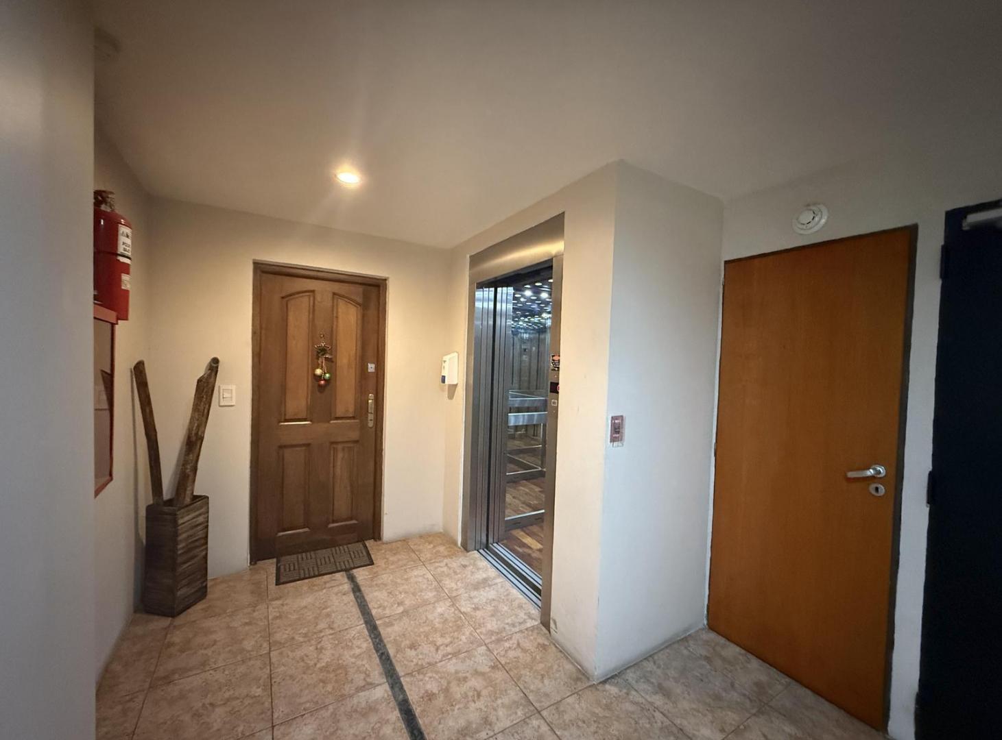 Foto de Departamento 2 dormitorios con cochera, en alquiler, imagen 4