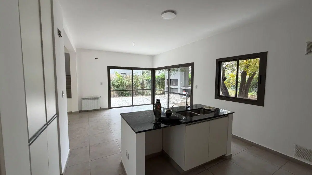 Casa de 2 dormitorios en alquiler en La Estanzuela 2
