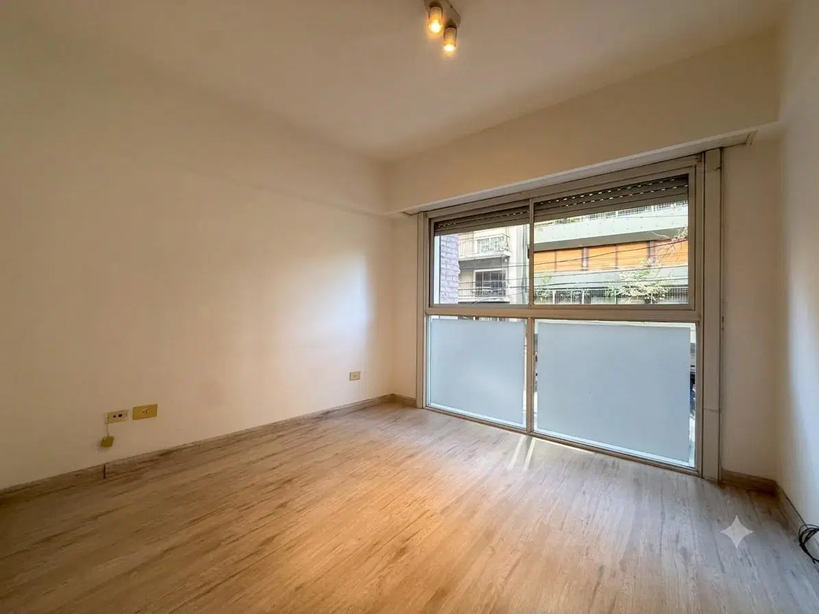 2 Ambientes amplios + escritorio | Muy luminoso | Frente | Semipiso 2