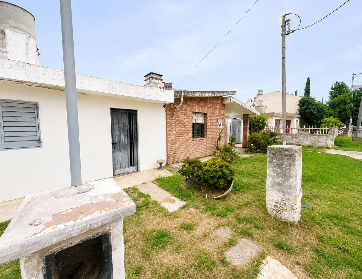 Foto de Oportunidad de inversión, 3 casas en esquina - Zona Norte, imagen 2