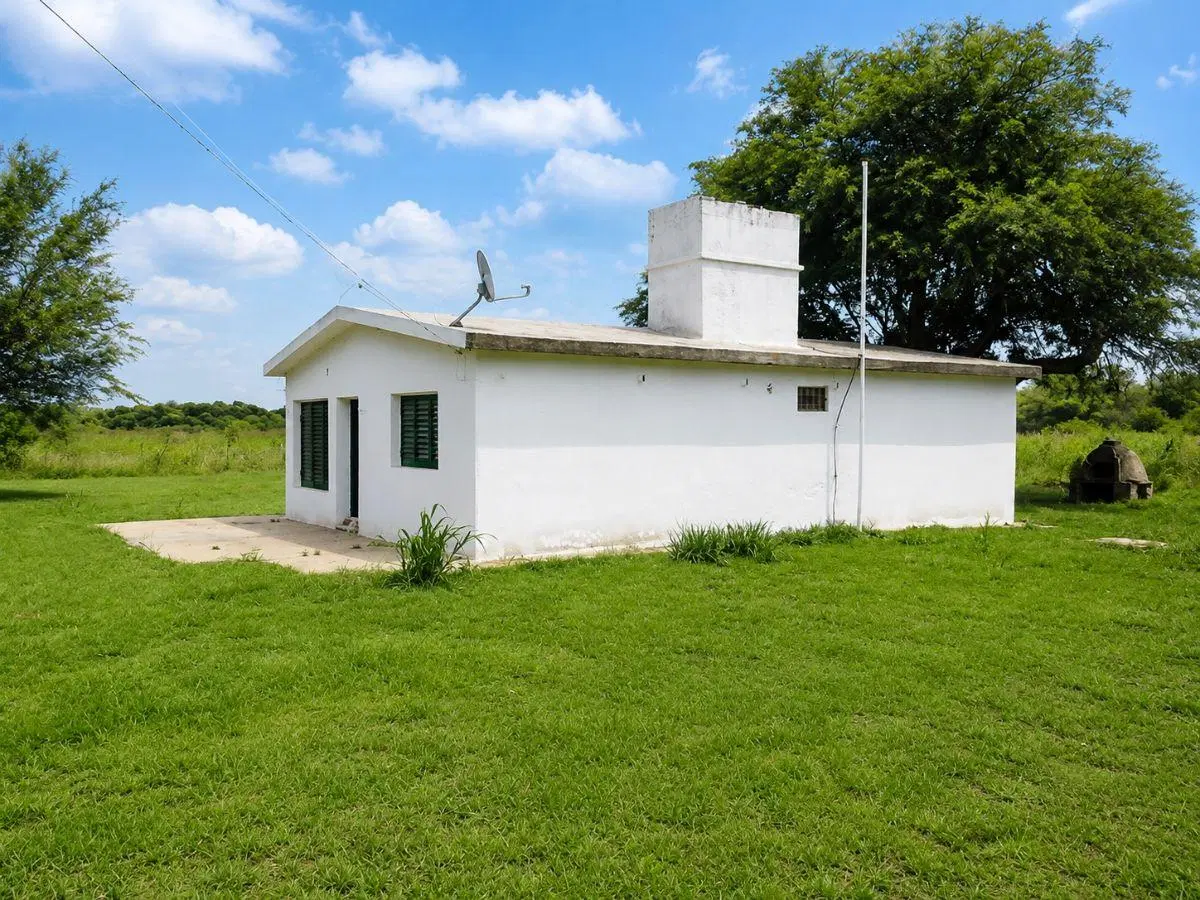Oportunidad De Lote con mejoras en Villa Esquiú 4