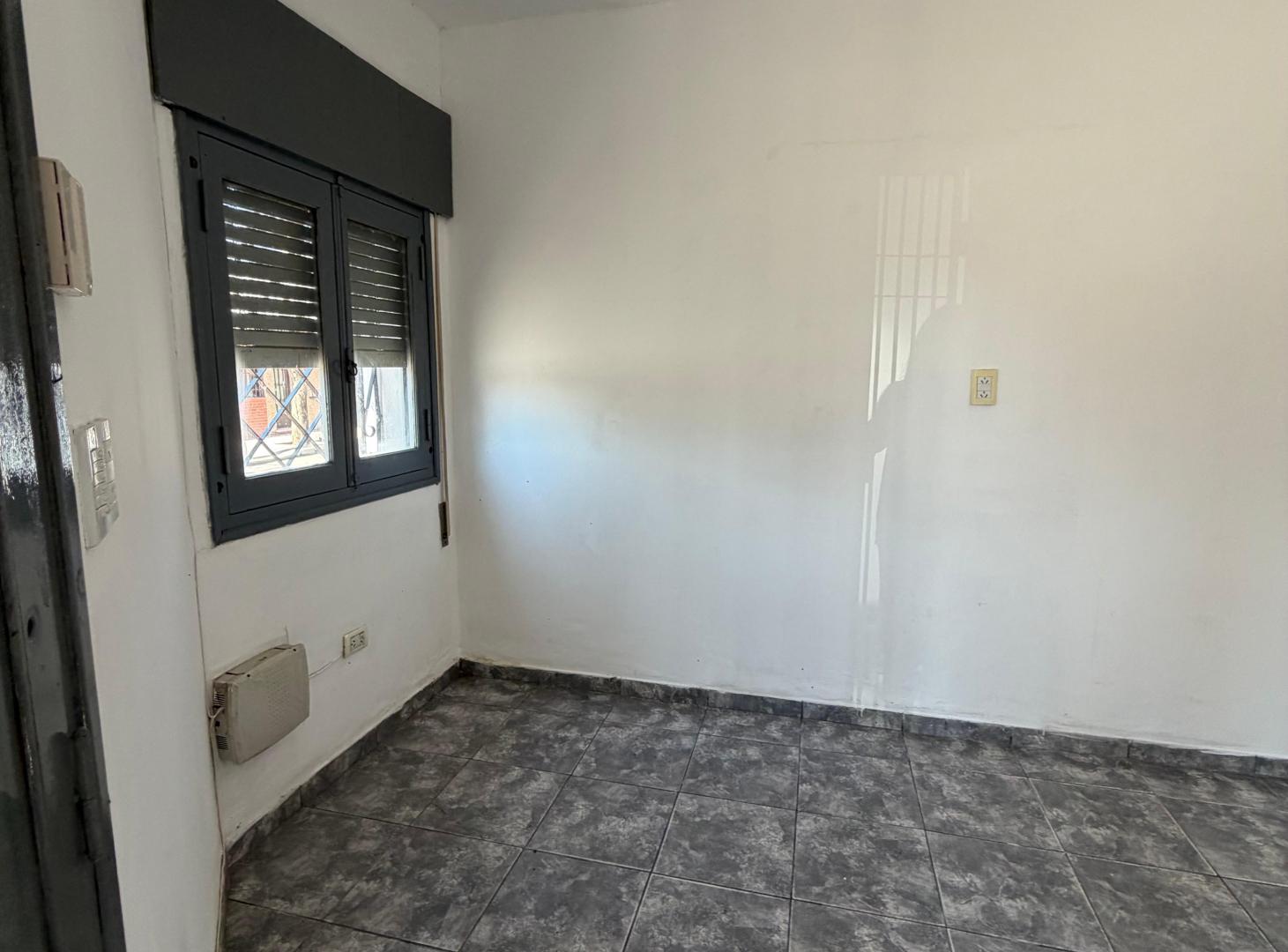 Foto de Local comercial en alquiler Ciudadela, imagen 1
