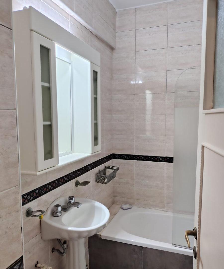Foto de Alquiler Departamento tres ambientes con dependencia Caballito Sur, imagen 4