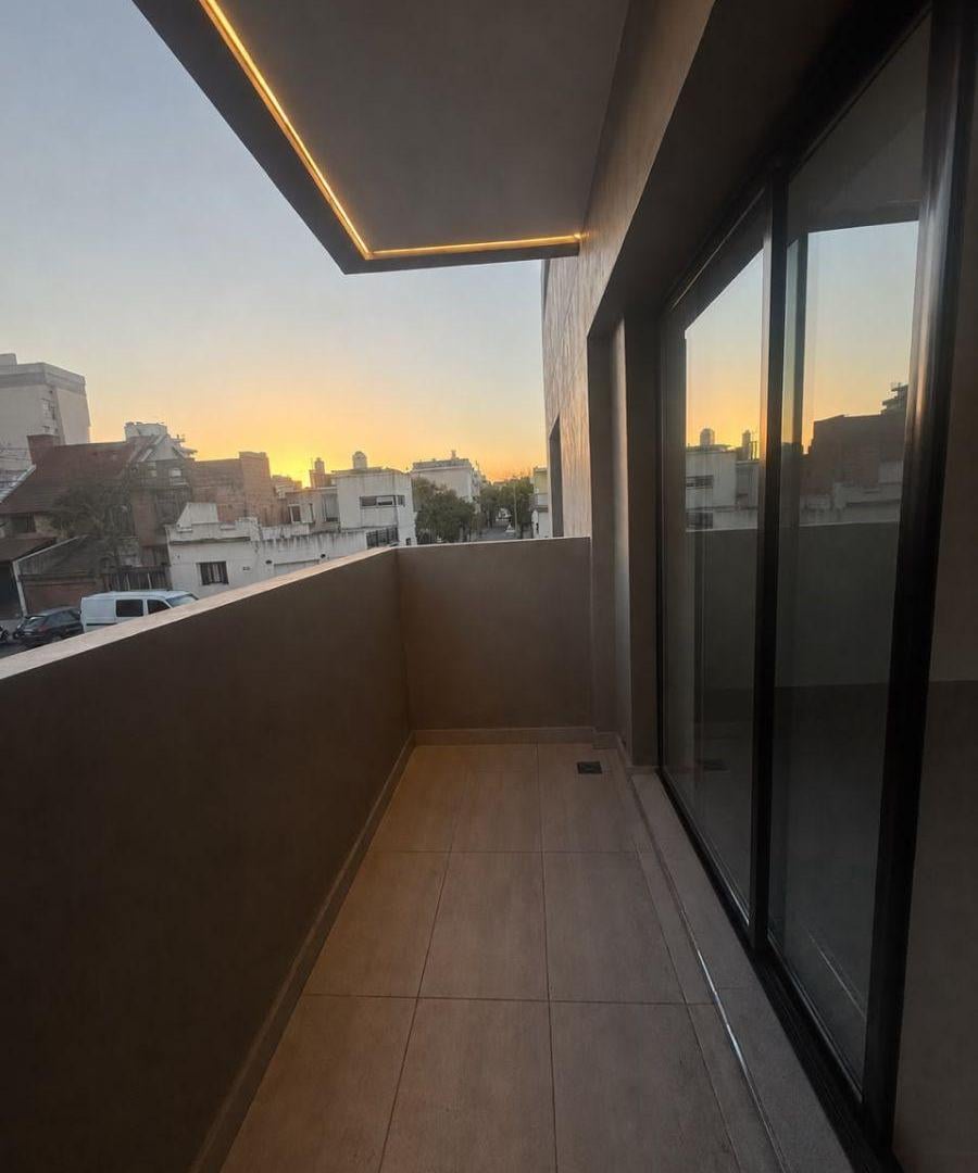 Foto de Monoambiente Con Baulera En Monte Castro | Sin Comisión | Bajas Expensas, imagen 1