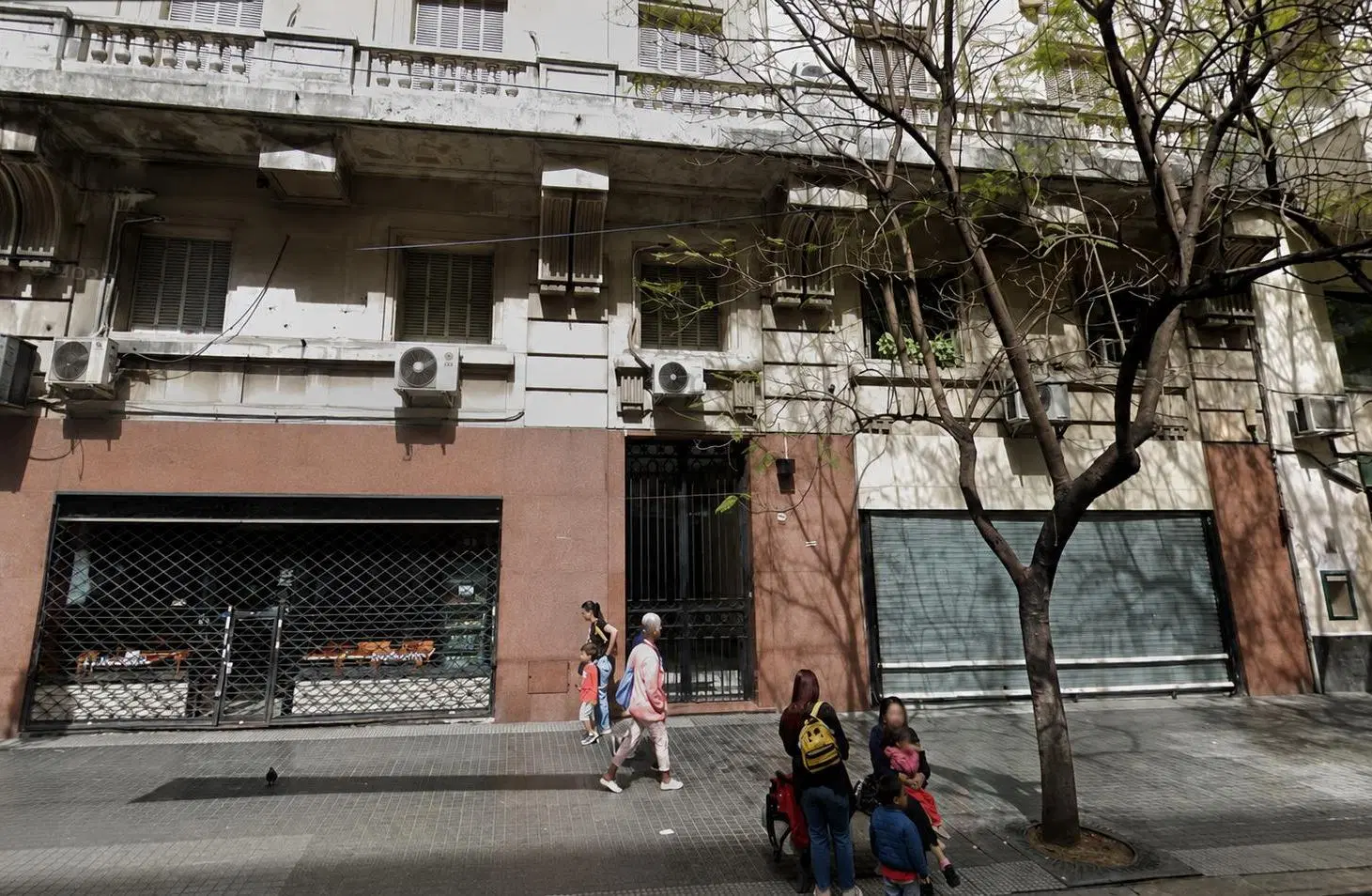 4 Amb. al Frente - Súper Luminoso - Apto Profesional -Centro - oportunidad - bajas expensas 5