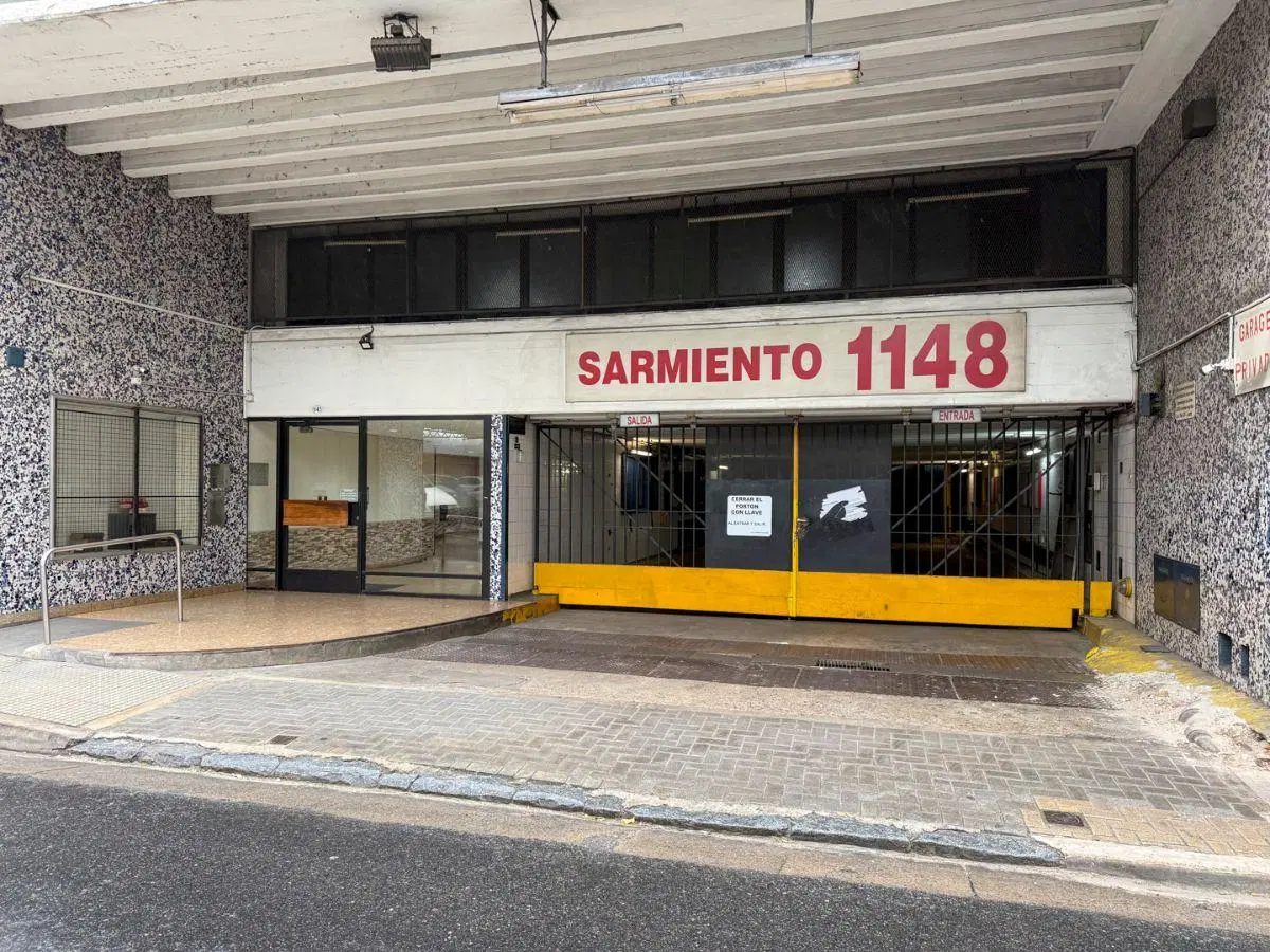 Cochera Cubierta en Pleno Centro - Fácil Acceso - Seguridad y Comodidad 3