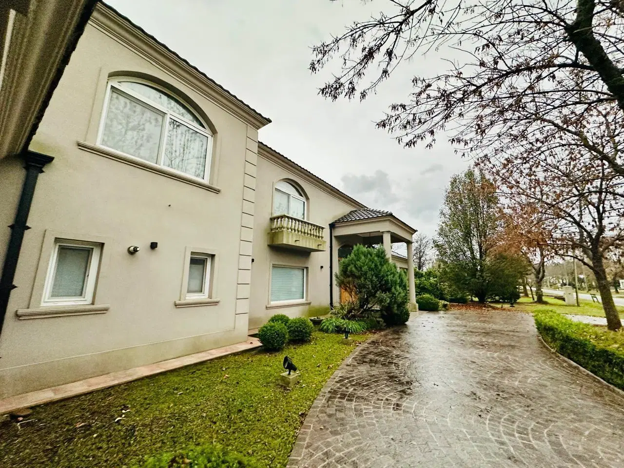 VENTA Casa en Barrio Fincas de San Vicente 5 AMBIENTES 4
