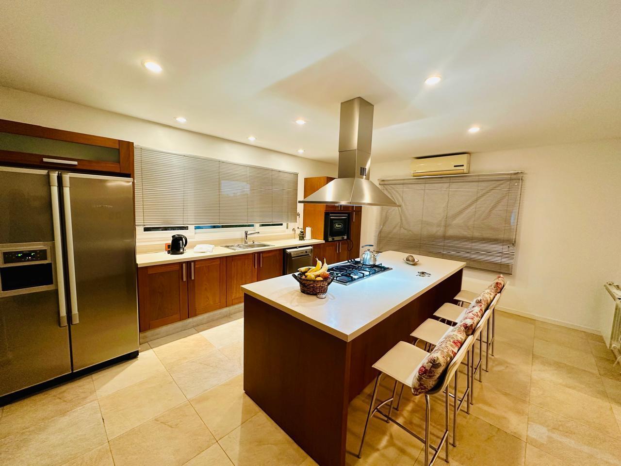 Foto de VENTA Casa en Barrio Fincas de San Vicente 5 AMBIENTES, imagen 4