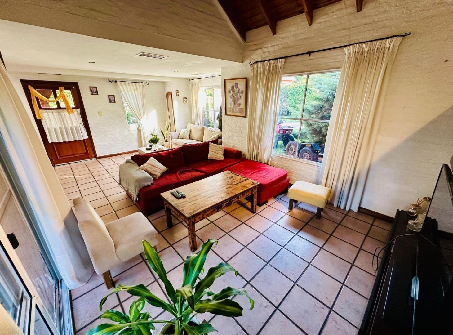 Venta Casa en Campos De Echeverria 6 Ambientes OPORTUNIDAD