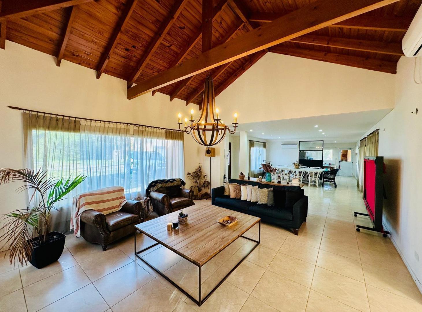 Casa en Barrio Fincas de San Vicente 5 Ambientes