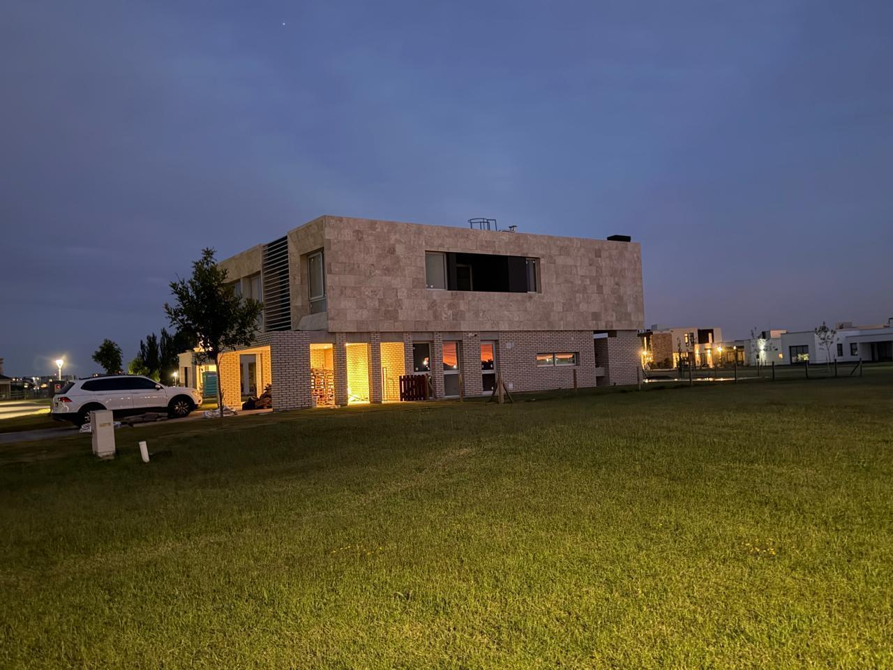 VENTA Casa en Terralagos barrio Parque
