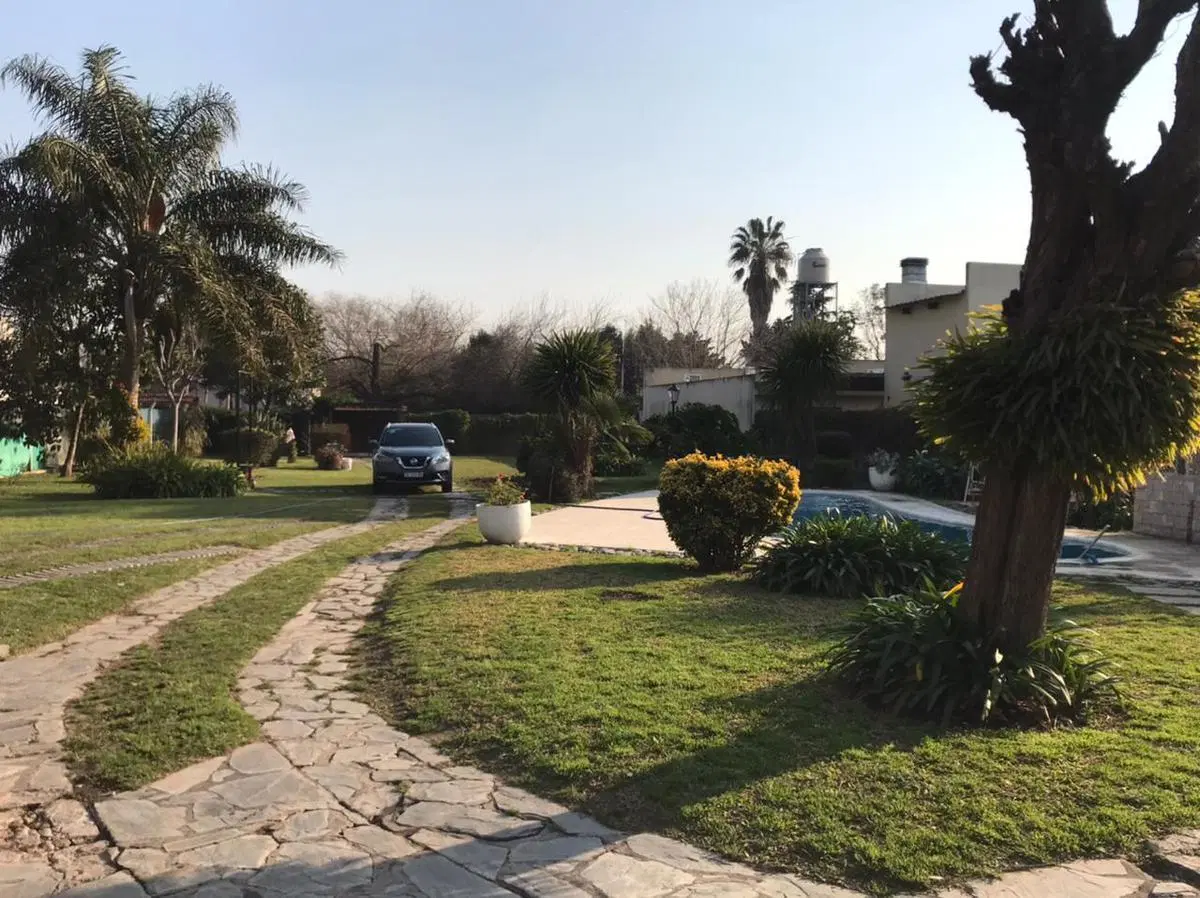 Quinta en Luis Guillon 3