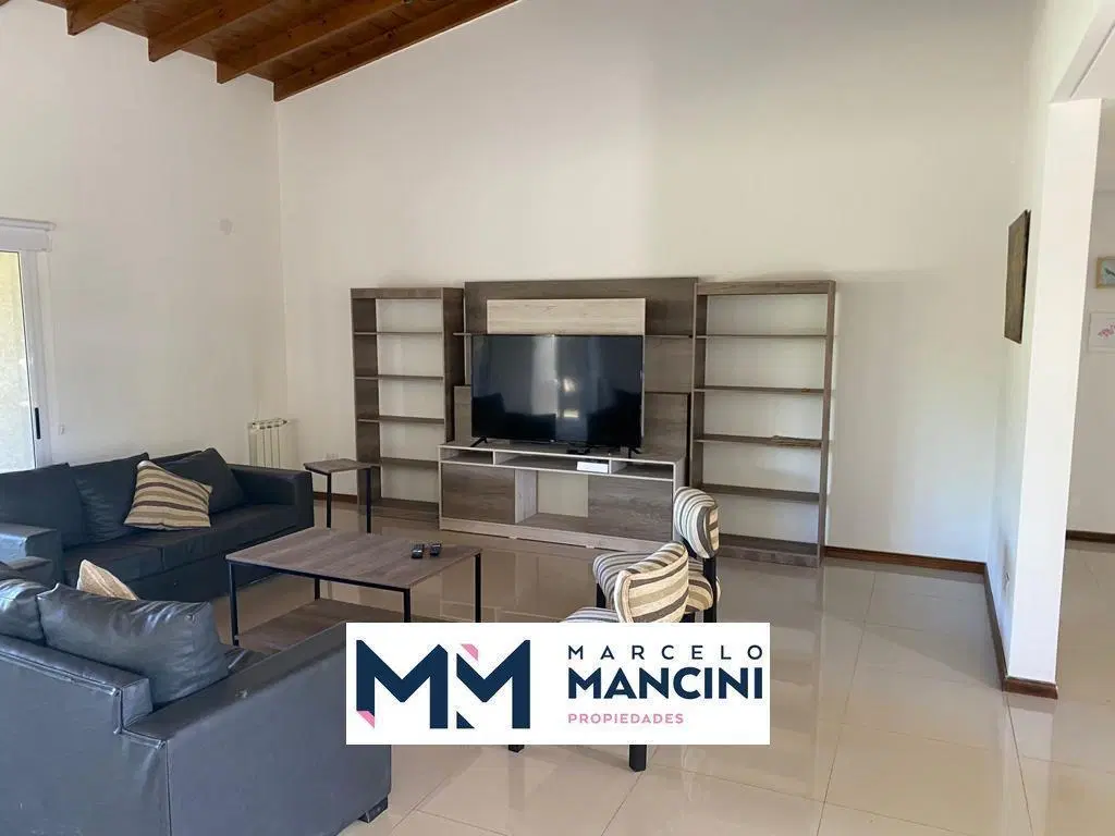5 Ambientes Casa en Barrio Santa Juana 1