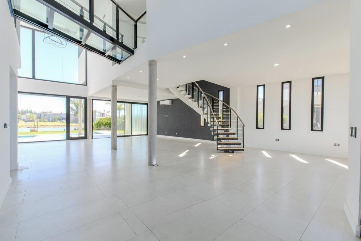 Foto de VENTA CASA Terralagos 5 ambientes, imagen 4